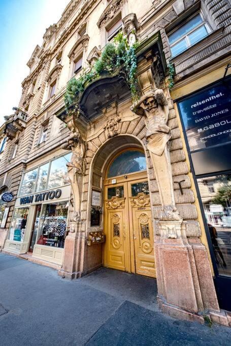 Astoria Apartment Budapest Luaran gambar