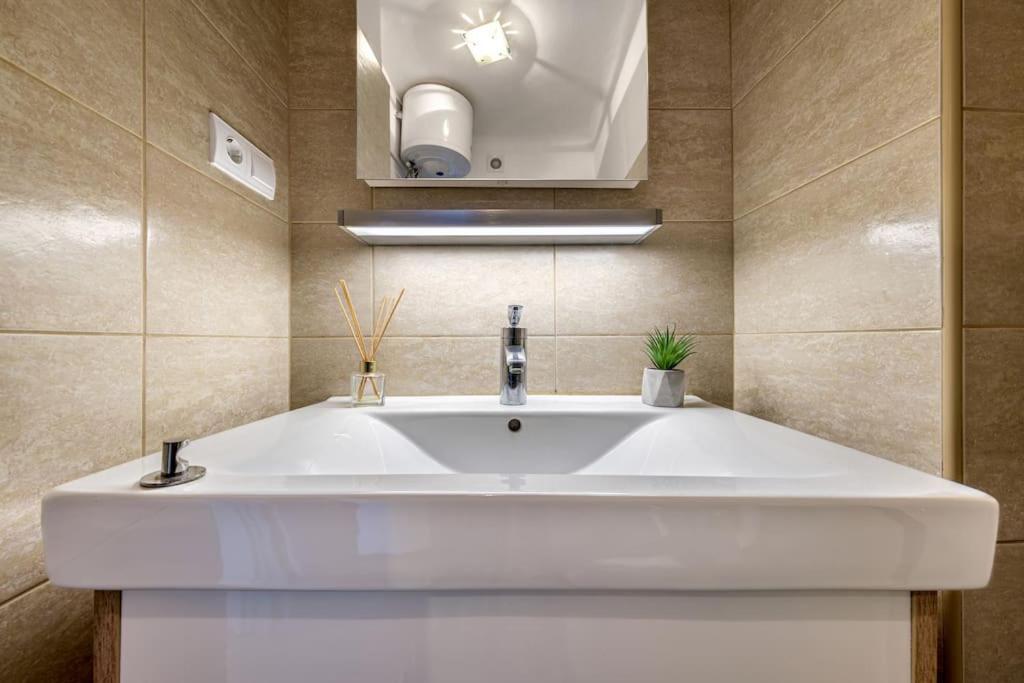 Astoria Apartment Budapest Luaran gambar