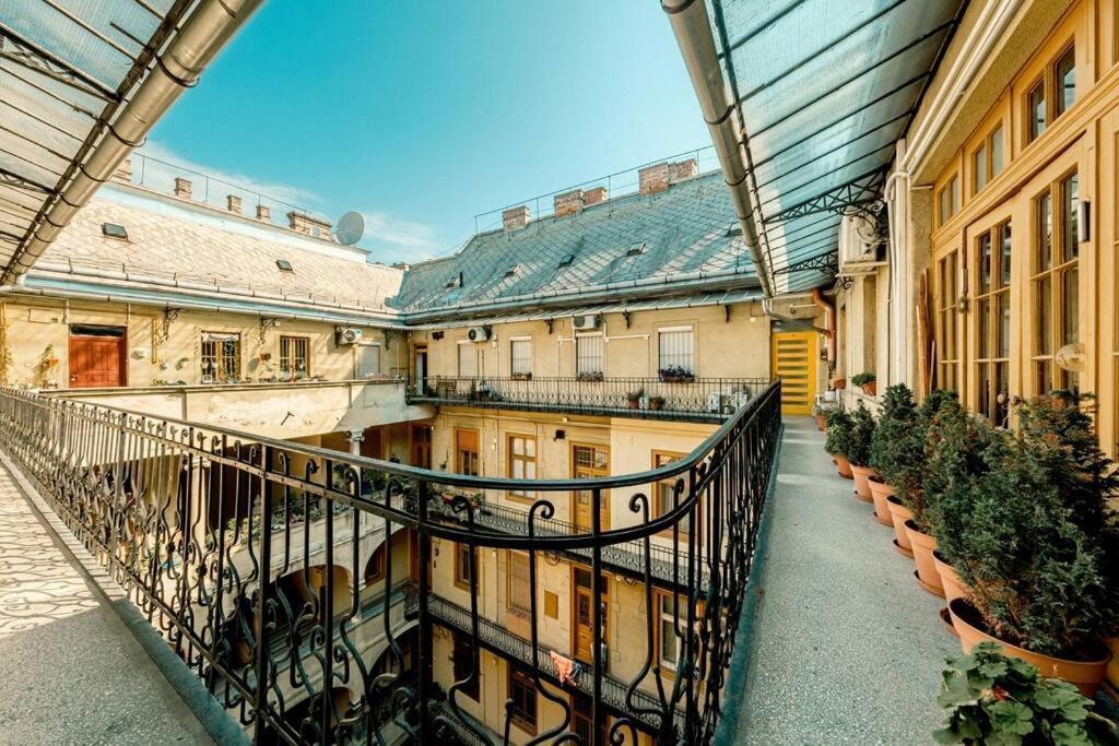 Astoria Apartment Budapest Luaran gambar